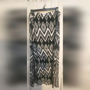 ❤️3/$25 Striped Geomteric Black & White Women's Plus-Size Maxi Skirt -Size XXXL